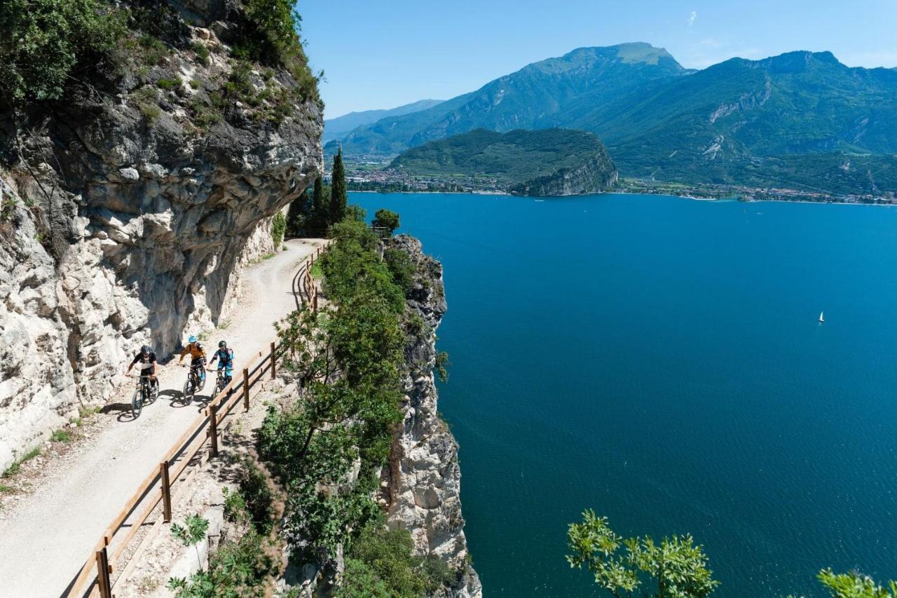 Sun & Fun Apartment - Morena Riva del Garda Kültér fotó