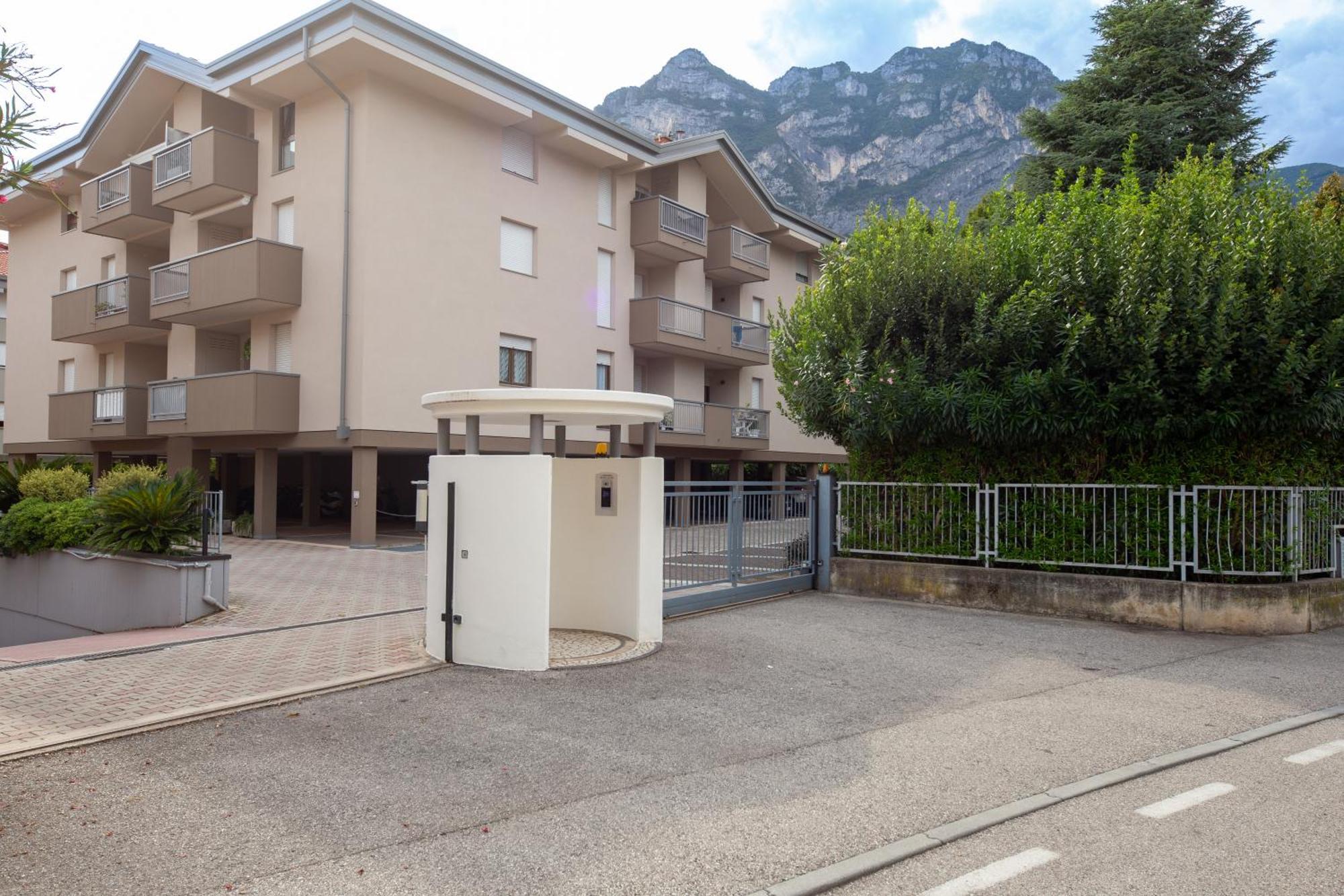 Sun & Fun Apartment - Morena Riva del Garda Kültér fotó